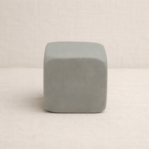 麻布上擺著26號瓷土